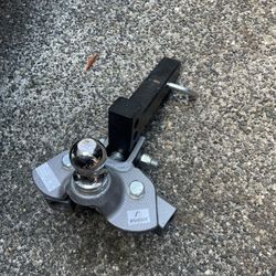 WEIGHT DISTRIBUTING HITCH