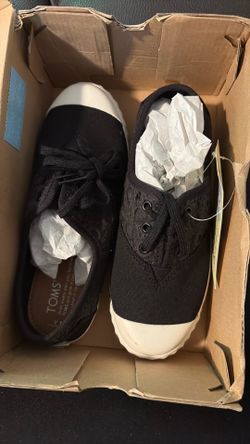 Youth shoes black Tom’s