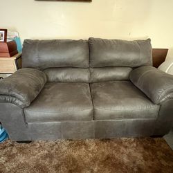 Loveseat 