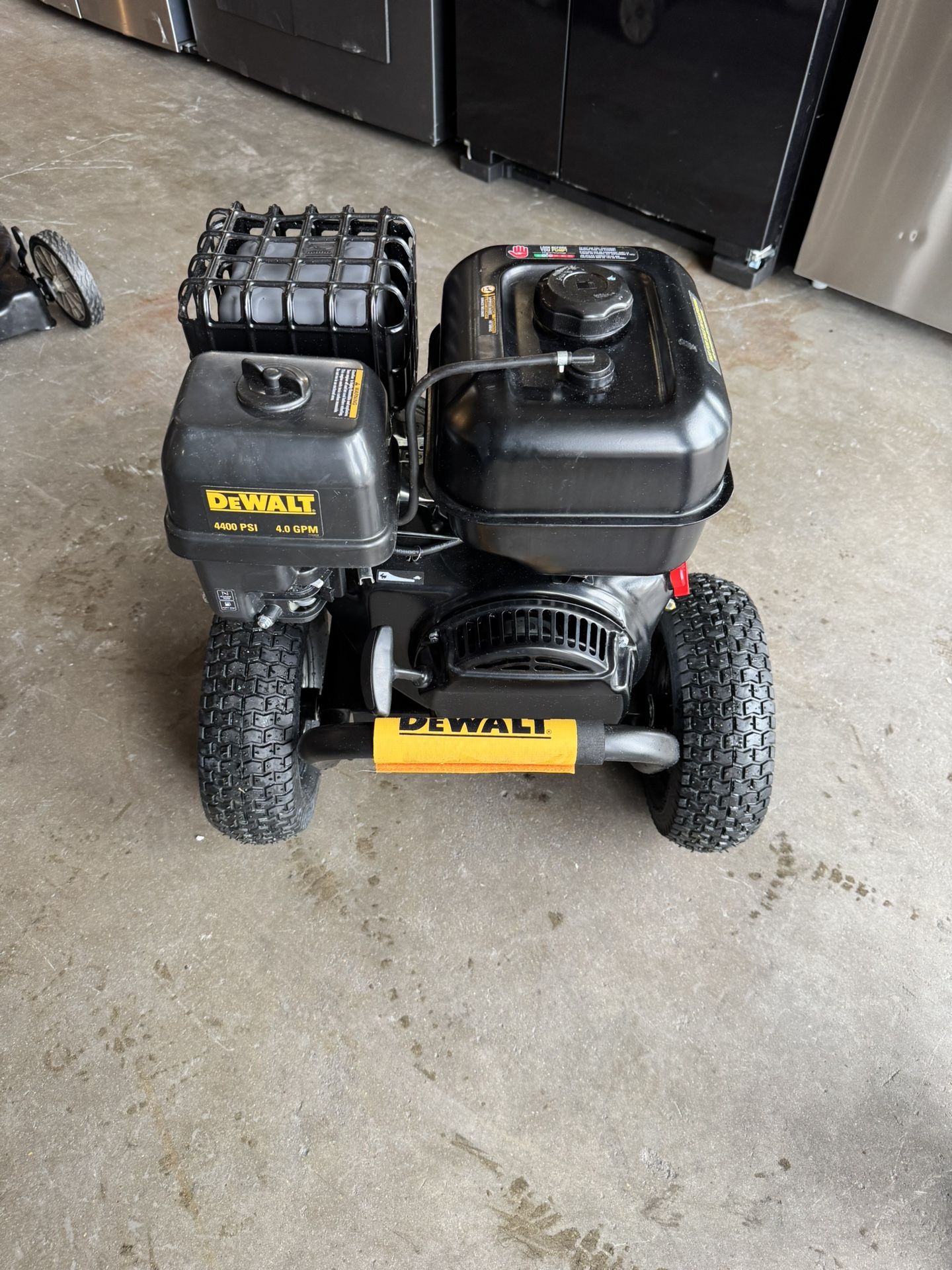 DEWALT 420 cc engine