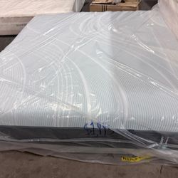 King mattress Tempurpedic ProAdapt medium hybrid 2.0 $1889