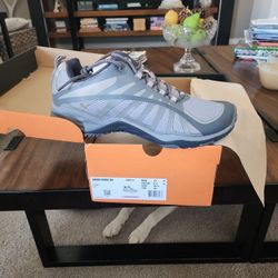 Merrell Woman Size 11