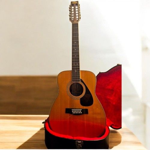 Yamaha 12 Strings GUITAR