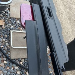 Lexus 2020 LX 460 Back Cover Roll Up