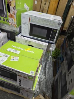 Mainstays 0.7 Cu ft Countertop Microwave Oven, 700 Watts, White
White - 0.7 cu ft