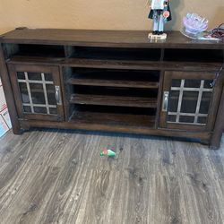 Entertainment Media Stand