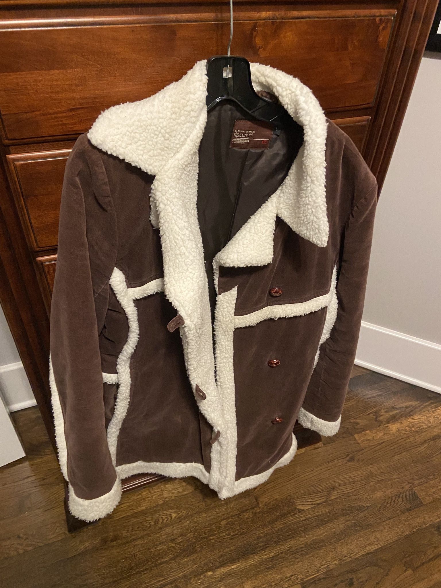 Rip Curl Girl Sherpa Jacket - vintage from Y2K era