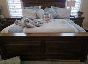 5 piece Dark Wood King Bed Frame with Panel Headboard with adjustable base!