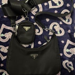 cross body multi pocket bag