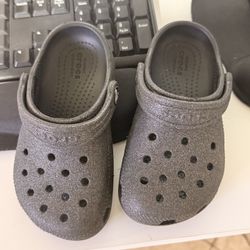 Toddler crocs