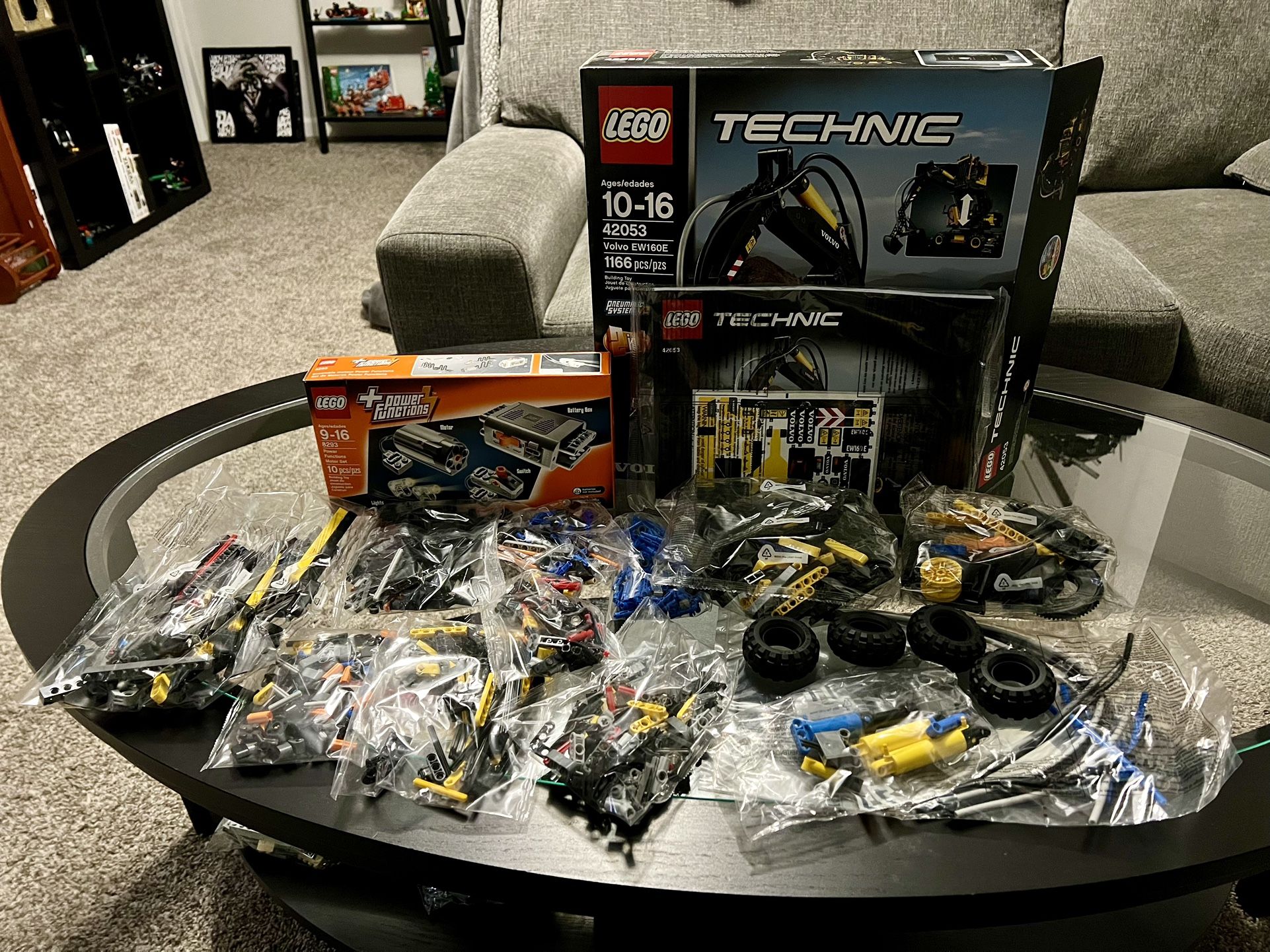 Lego 42053 & 8293 - Technic Volvo EW160E + Power Functions