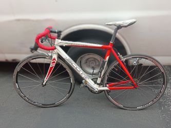 Mid level entry road bike