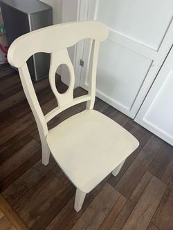 Free chair and side table