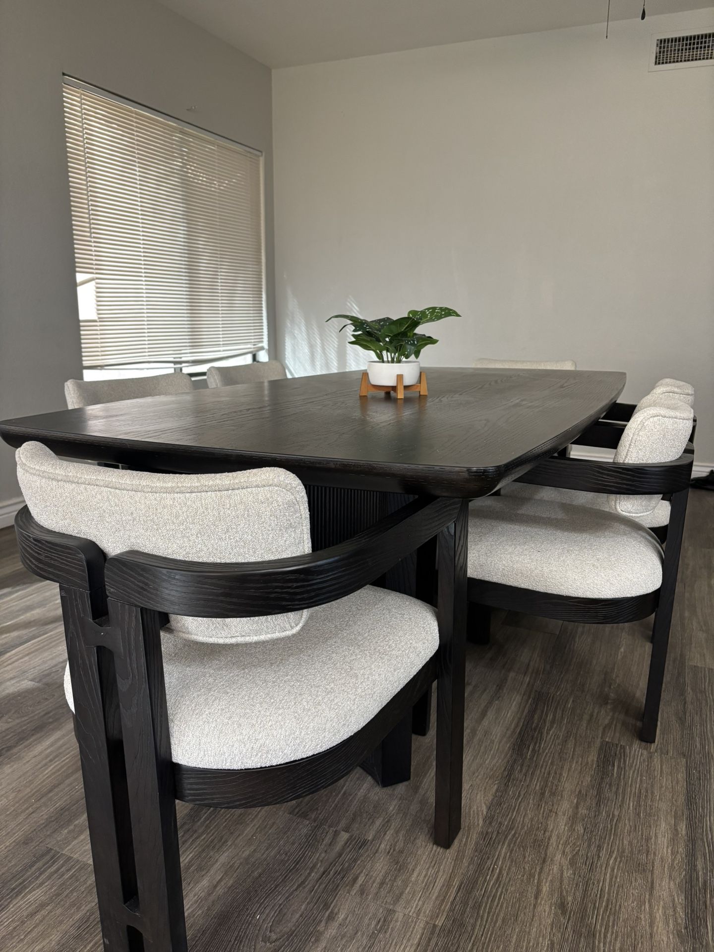 Modern Dining Table With 6 Chairs