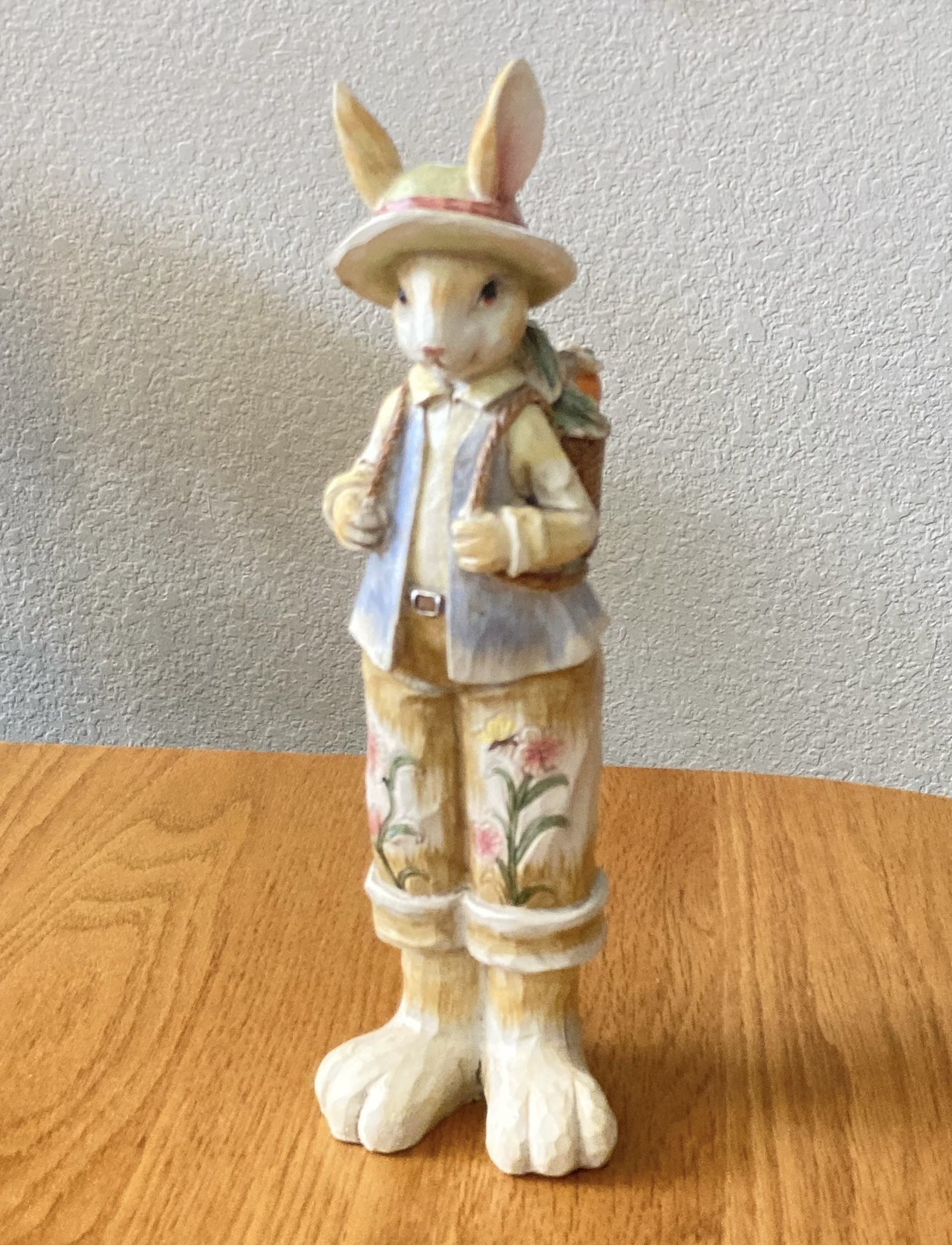 Easter - Peter Rabbit with Basket of Carrots Decor