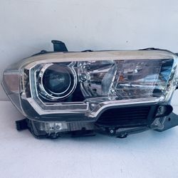 2016-2020 TOYOTA TACOMA RIGHT PASSENGER SIDE HEADLIGHT HALOGEN W/ LED OEM 