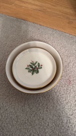 Vintage Lenox Christmas 4" Coasters Holly & Berries w/24K Gold Trim Set of 4