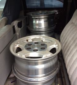 Chevrolet truck 6 lug 17" stock rims