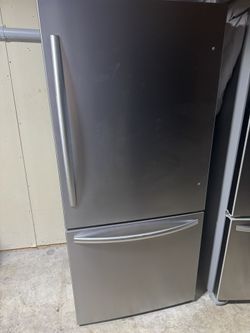 31 1/2 Wide Refrigerator 