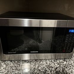Samsung 1.1 cu. ft. Countertop Microwave