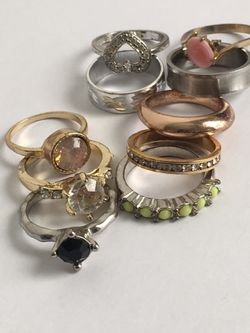 Lovely set of ladies Rings vintage To Now