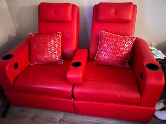Red sofá recliner