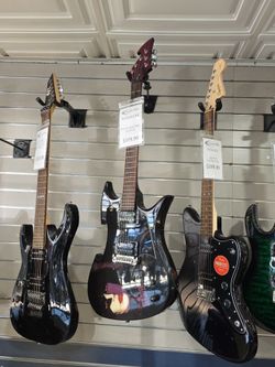 WASHBURN GUITAR