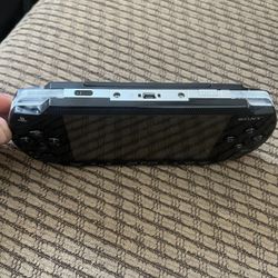 Sony PSP Console with Charger, Carrying Case, WWE & Mortal Kombat Games 