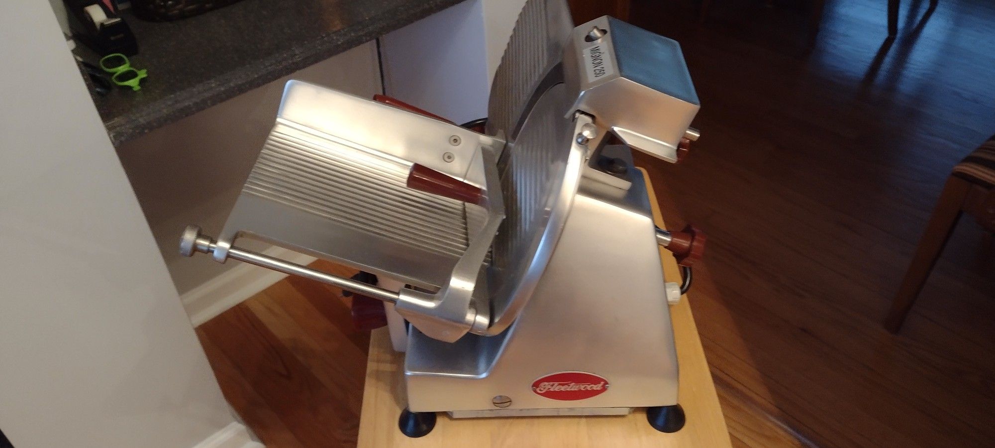 Fleetwood Mignon Model 250 Slicing Machine