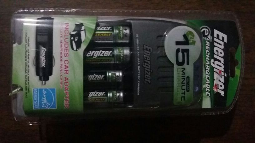 Energizer 15 min charger with rechargeable batteries