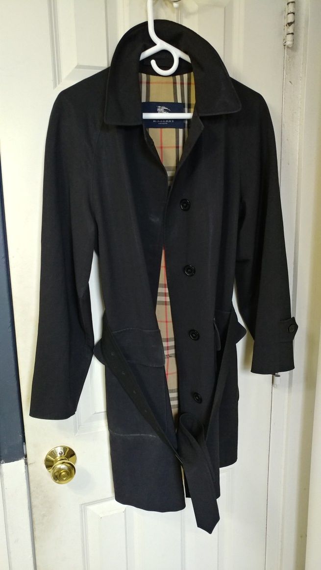 Women's black Burberry trench coat water repellent