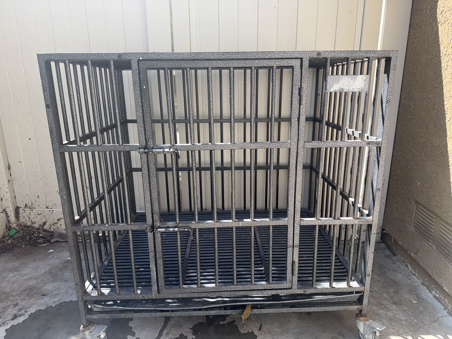 Title: Heavy Duty XL Steel Dog Crate – Escape Proof – MUST GO TODAY