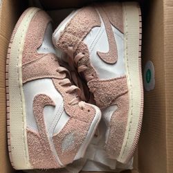 Jordan 1 MID SE
