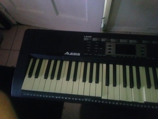 Alesis Melody 61
