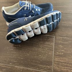 Almost New On Cloud Women’s Shoes 7.5