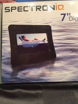 Large digital photo frame with remote