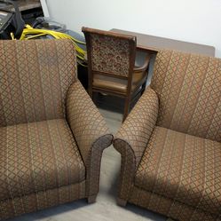 Set Of Two Comfy Armchairs 