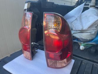2008 Toyota Tacoma tail light