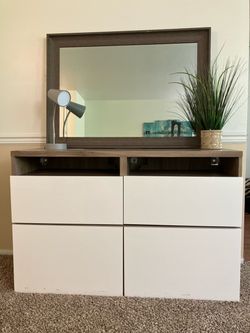 Dresser TV Stan
