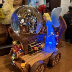 Disney Rare Pinocchio Snow Globe 