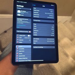 📱 iPad Air 4 (2020) – Works Great – Space Gray