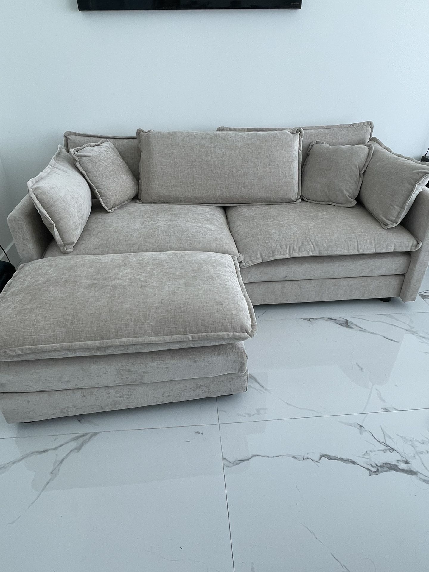 Modern Beige Sectional Sofa – Excellent Condition