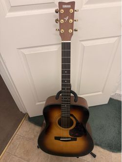 Yamaha F335 acoustic 6 string guitar