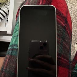 iPhone 16e