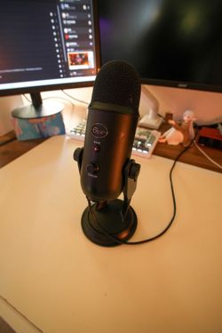 Black Blue Yeti Microphone