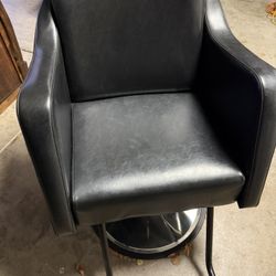 Black Leather Chair with Hydraulic Lift