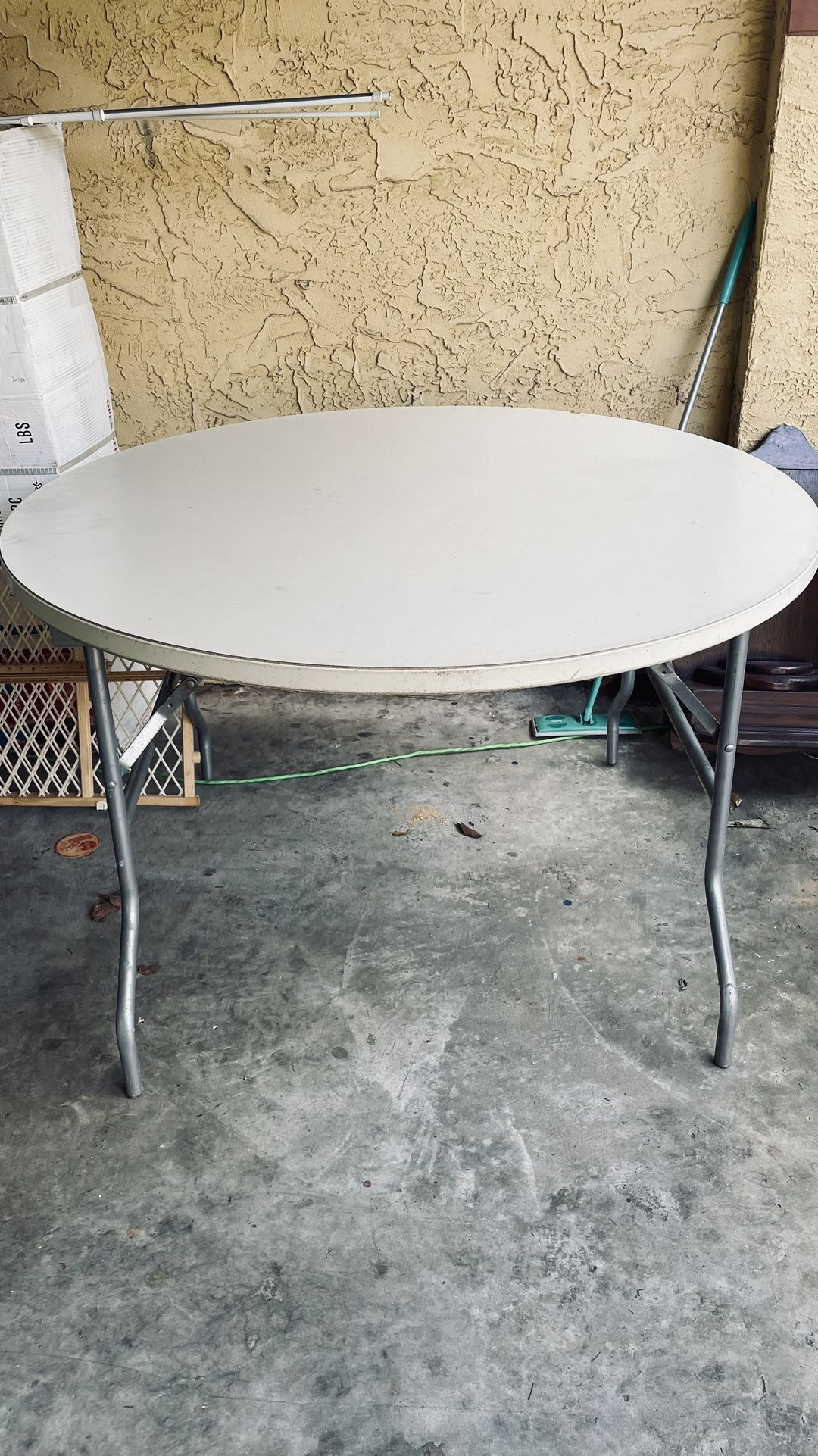 Foldable Party table $50.00 CASH, TEXT FOR PRICES.