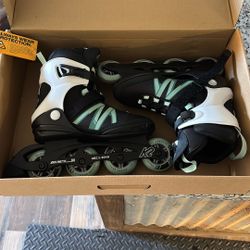 Women’s rollerblades 