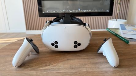 Meta Quest 3 VR Headset with Controllers