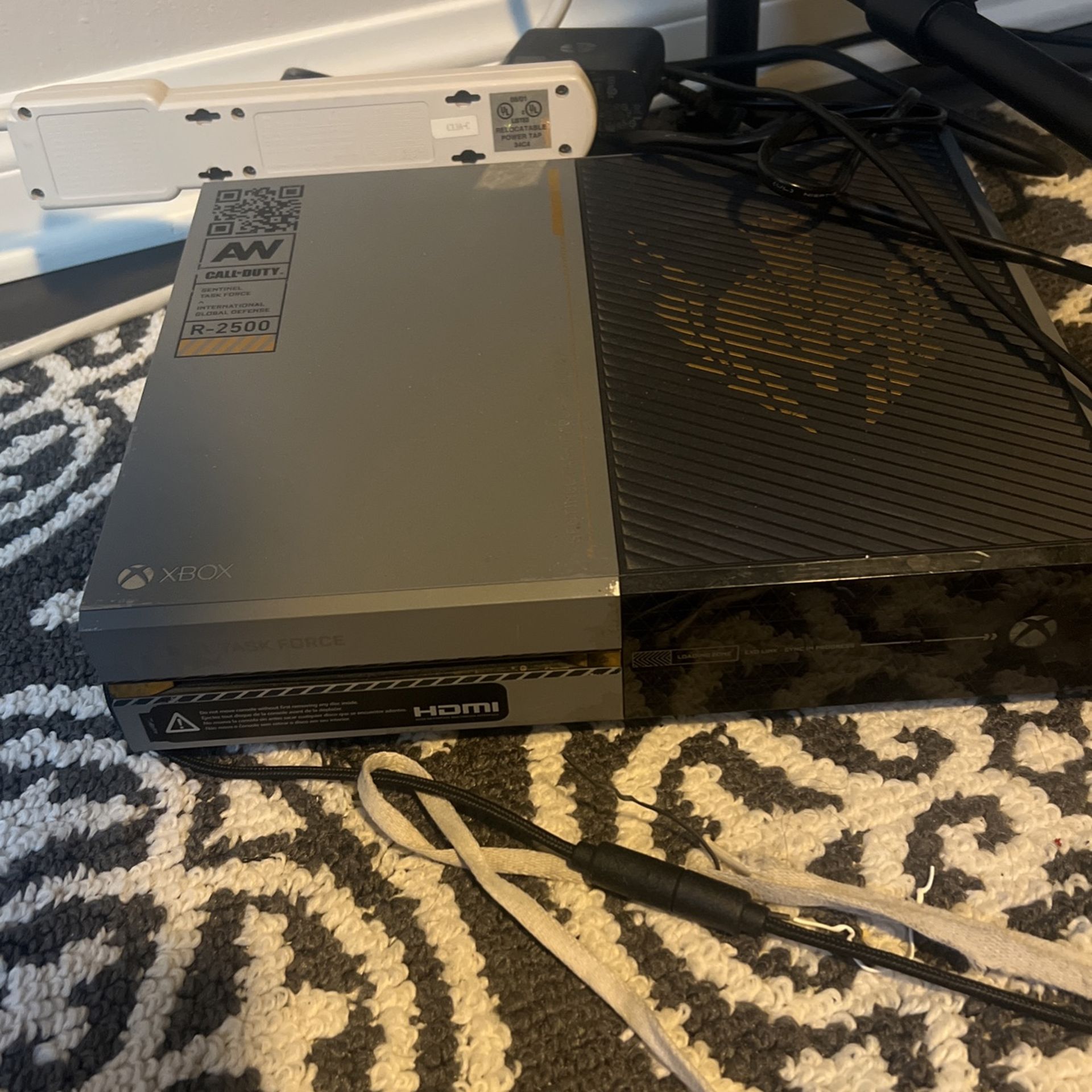 XBOX ONE with New Controller And Corsair Headset
